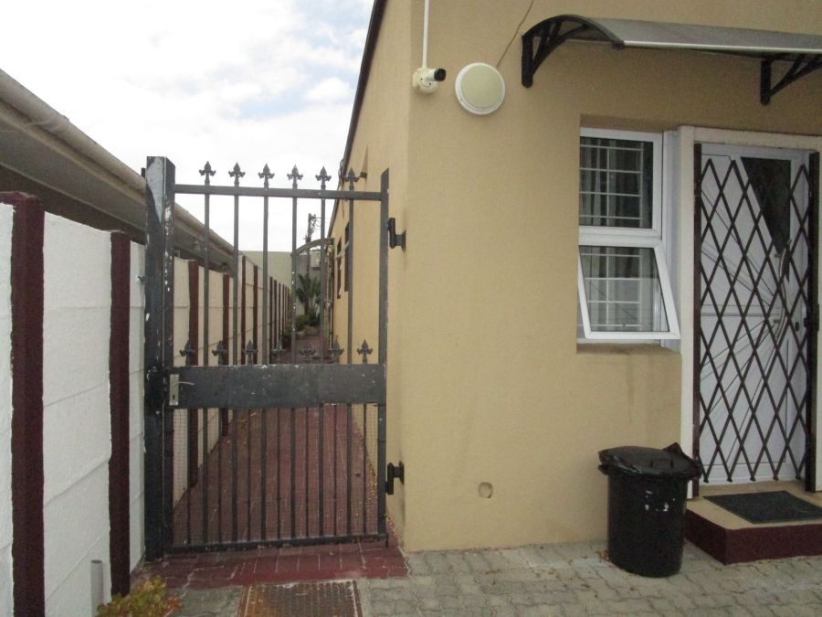 4 Bedroom Property for Sale in Lansdowne Western Cape